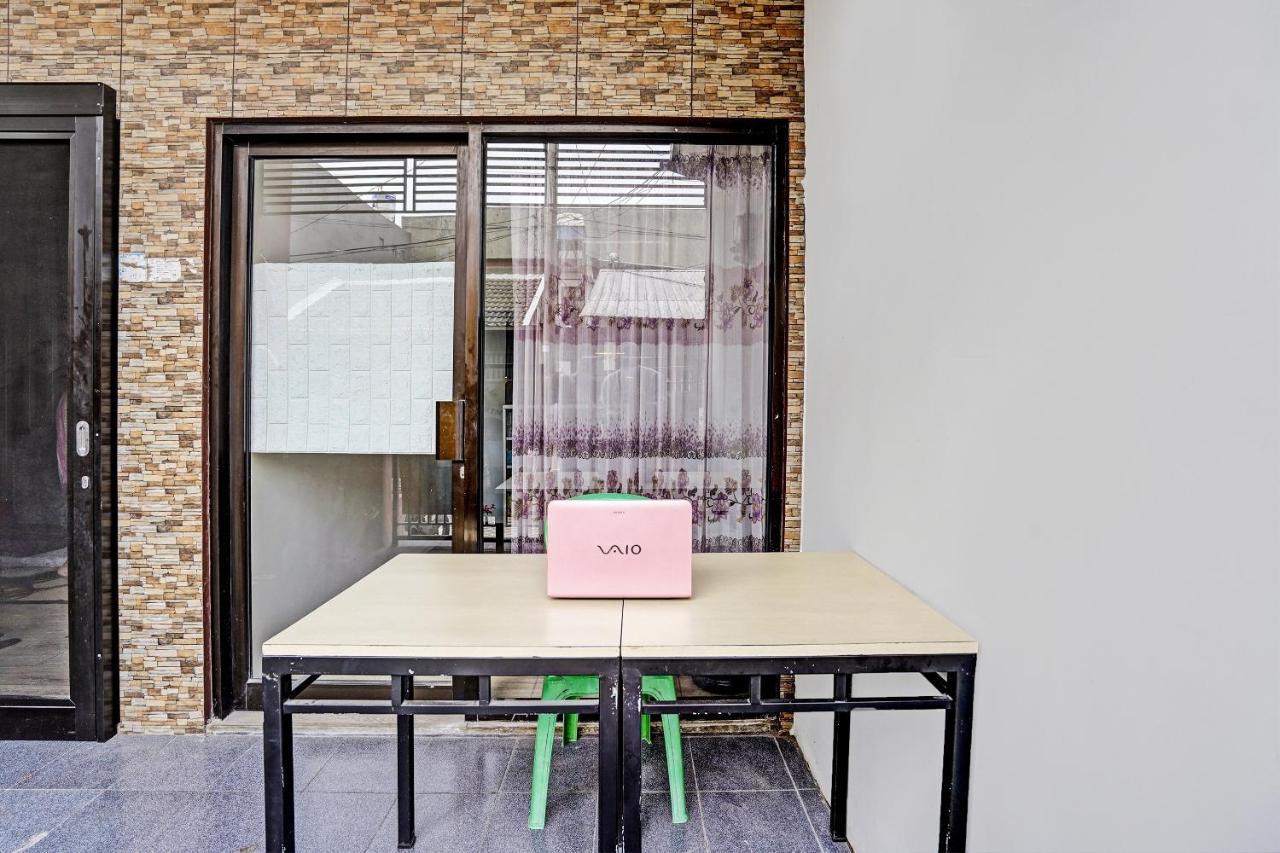 Oyo 92435 Sunlo Cozy Home Family Homestay Syariah Surabaya Exterior photo