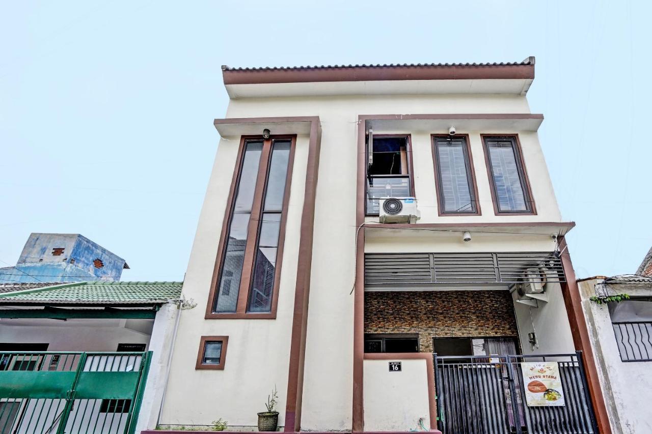 Oyo 92435 Sunlo Cozy Home Family Homestay Syariah Surabaya Exterior photo